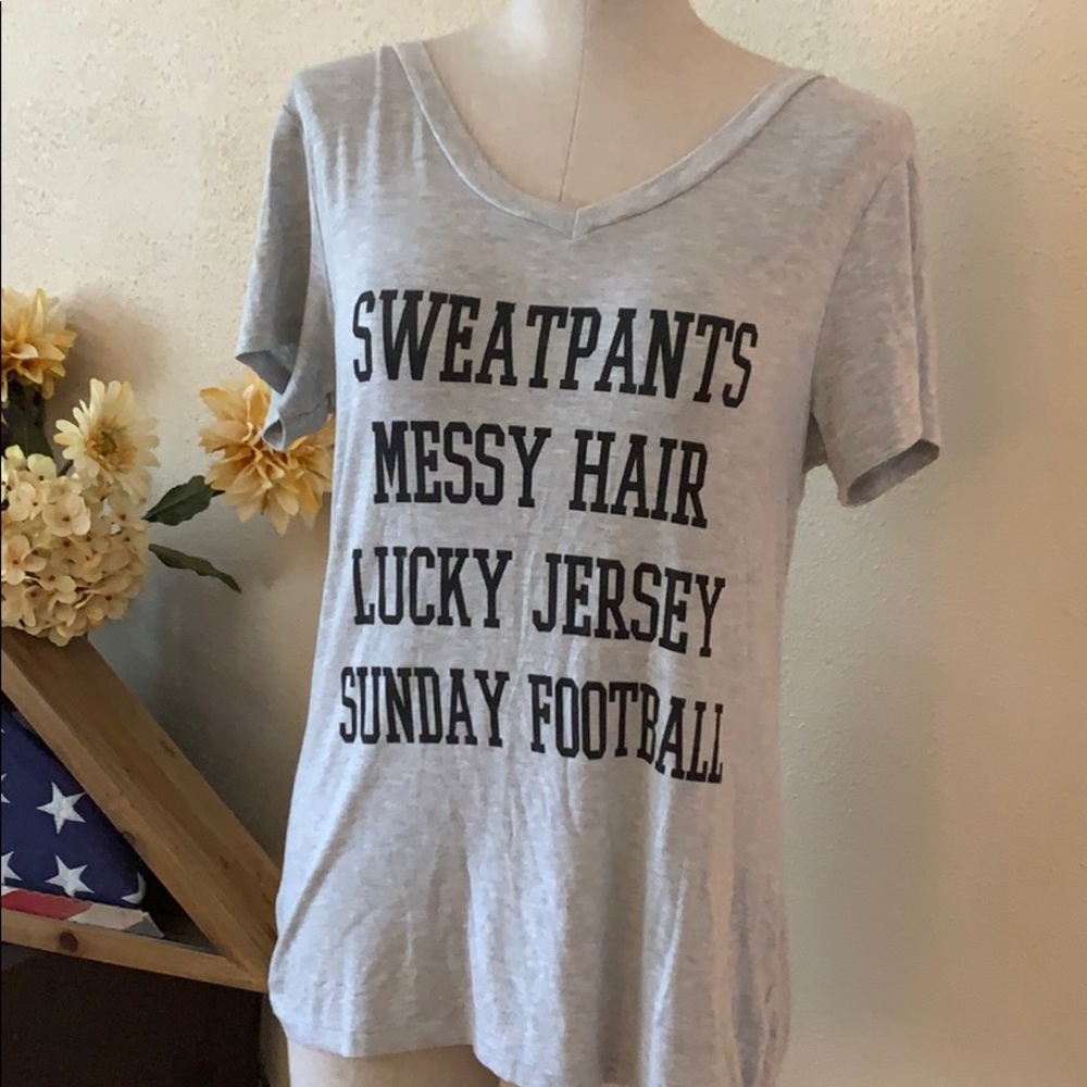 Buckle Graphic Tee Large